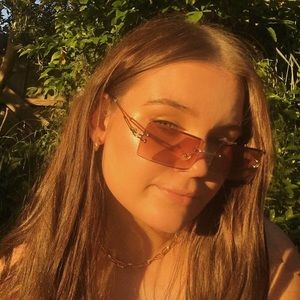 Meet your Posher, Olivia